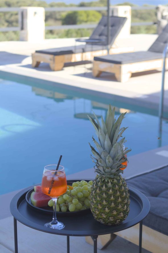 greek villa queen-bee-luxury-villa-sparto--up to 18 guests-spacious bedrooms - ideal for families or large groups-retreats-weddings- infinity pool- jacuzzi-private chef-lefkada-amfilochia-sparto-westerngreece