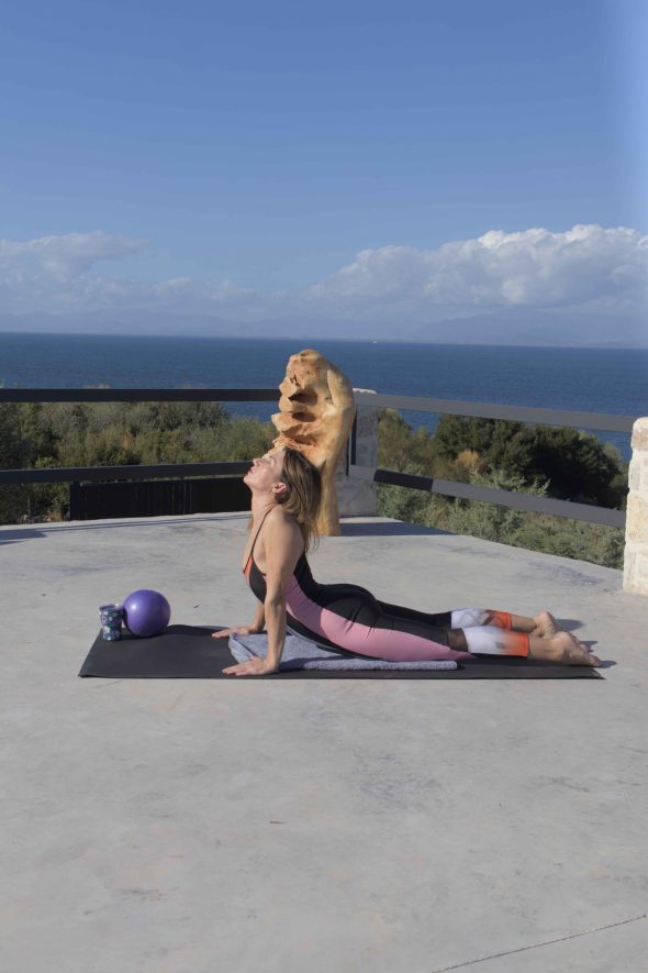 greek villa queen-bee-luxury-villa-sparto--up to 18 guests-spacious bedrooms - ideal for families or large groups-retreats-weddings- infinity pool- jacuzzi-private chef-lefkada-amfilochia-sparto