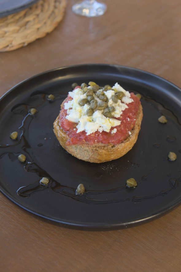 greek villa queen-bee-luxury-villa-sparto--up to 18 guests-spacious bedrooms - ideal for families or large groups-retreats-weddings- infinity pool- jacuzzi-private chef-lefkada-amfilochia-sparto