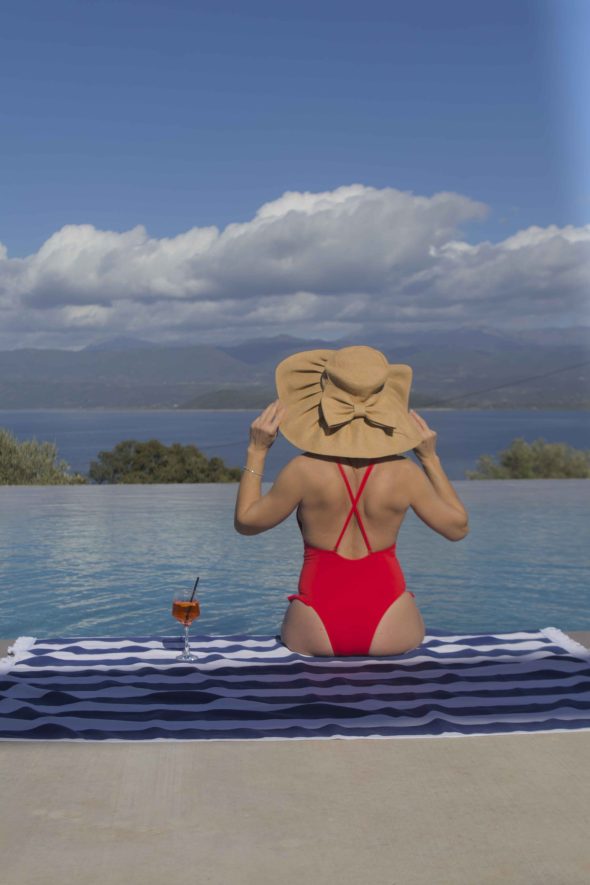 greek villa queen-bee-luxury-villa-sparto--up to 18 guests-spacious bedrooms - ideal for families or large groups-retreats-weddings- infinity pool- jacuzzi-private chef-lefkada-amfilochia-sparto