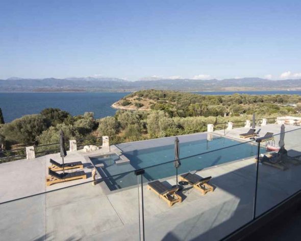 greek villa queen-bee-luxury-villa-sparto--up to 18 guests-spacious bedrooms - ideal for families or large groups-retreats-weddings- infinity pool- jacuzzi-private chef-lefkada-amfilochia-sparto